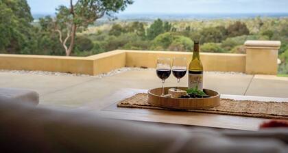 Summerville Treetops: A Stunning Valley Retreat