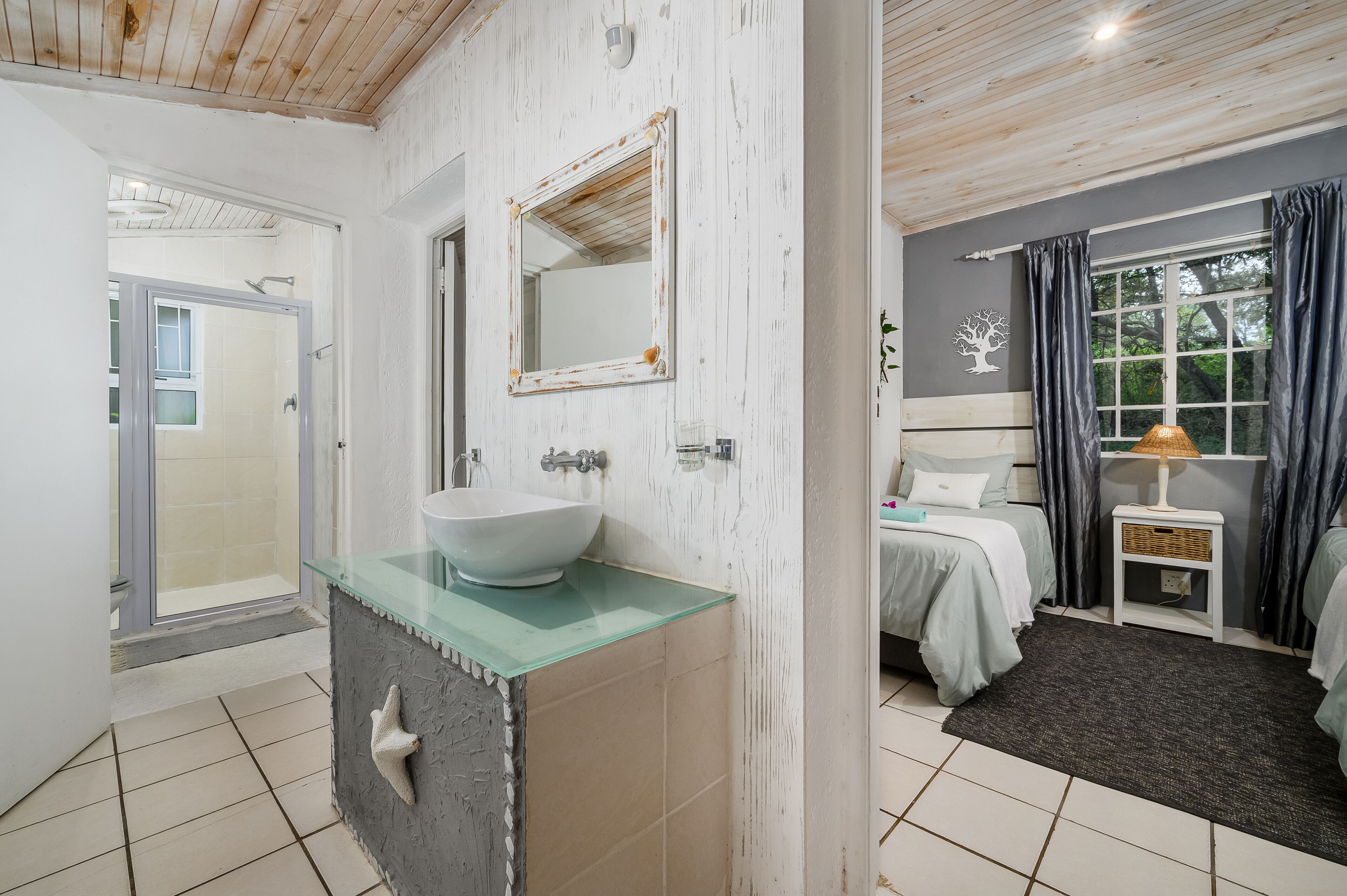 淋浴设施、吹风机、毛巾、肥皂