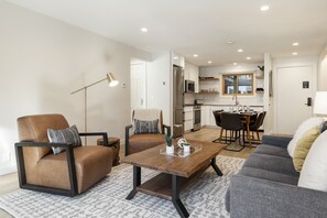 TV connectée, cheminée, lecteur de DVD