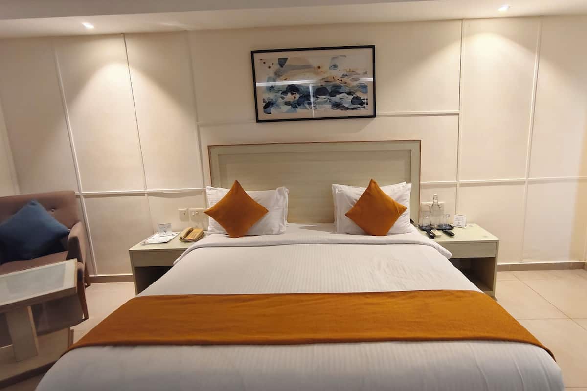 Standard Deluxe | Desk, free WiFi, bed sheets