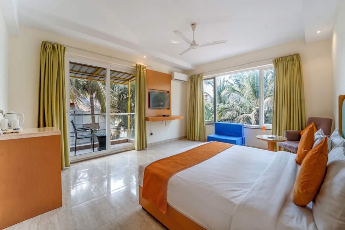 Superior Deluxe with Balcony | Desk, free WiFi, bed sheets