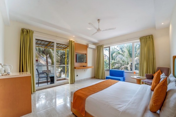 Superior Deluxe with Balcony | Desk, WiFi (free), bed sheets