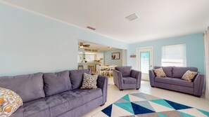 TV, books - Tropical Oasis - Englewood Beach, FL. (Englewood)