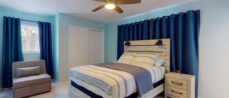 2 عدّة غرف نوم ومكواة/لوح كي وواي فاي وملاءات أسرّة