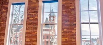 MJ's Penthouse ,a piece of paradise on Monroe's historic square