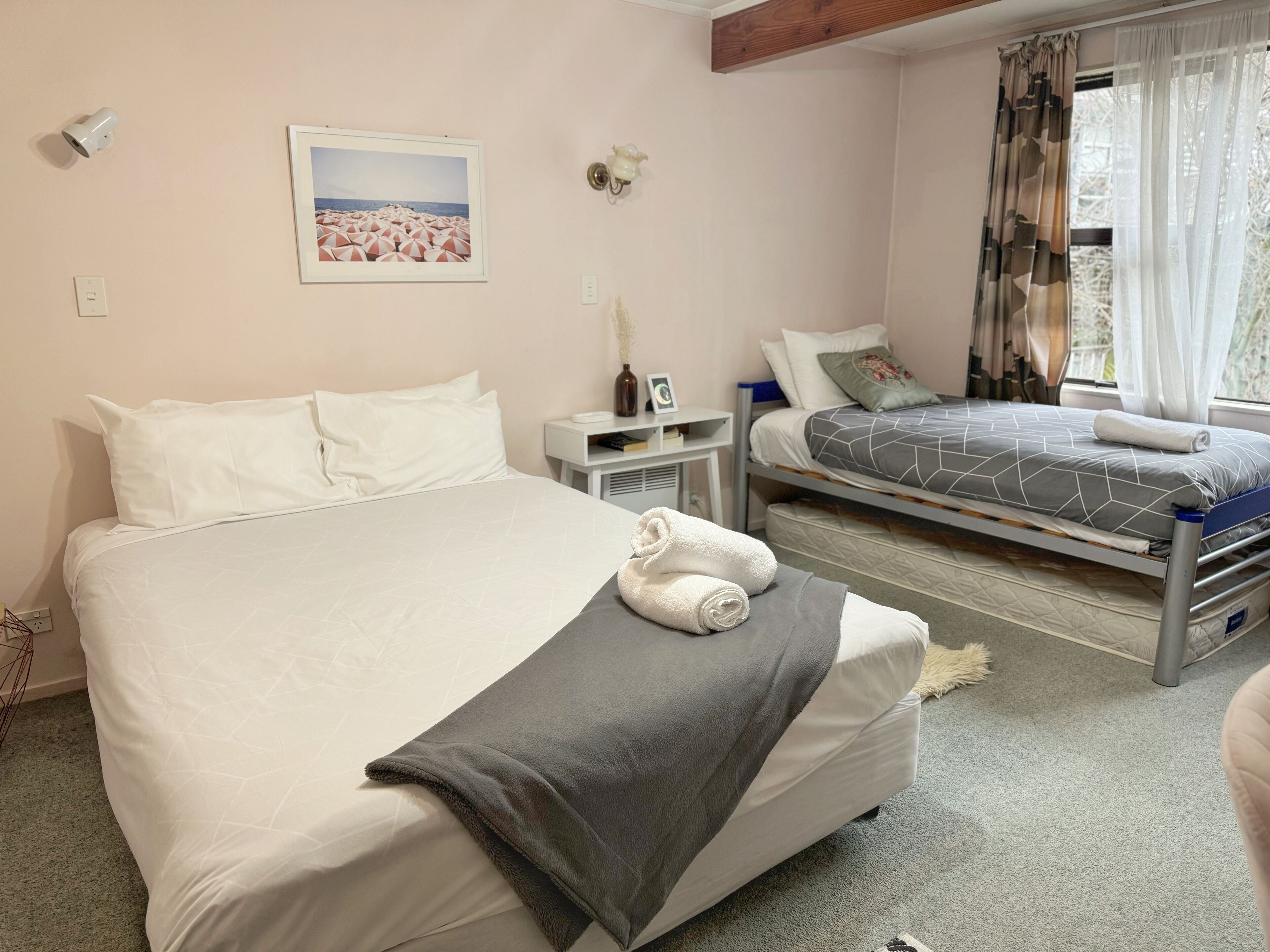 4 bedrooms, WiFi, bed sheets