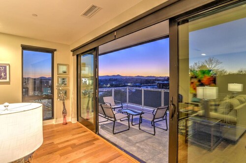 Luxury corner unit condo downtown Asheville