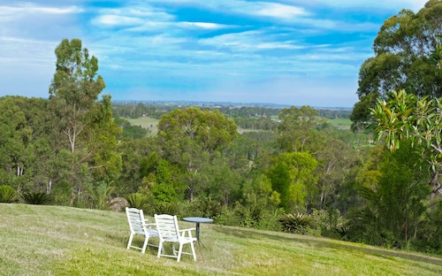 “Six Oaks” Wilderness Retreat