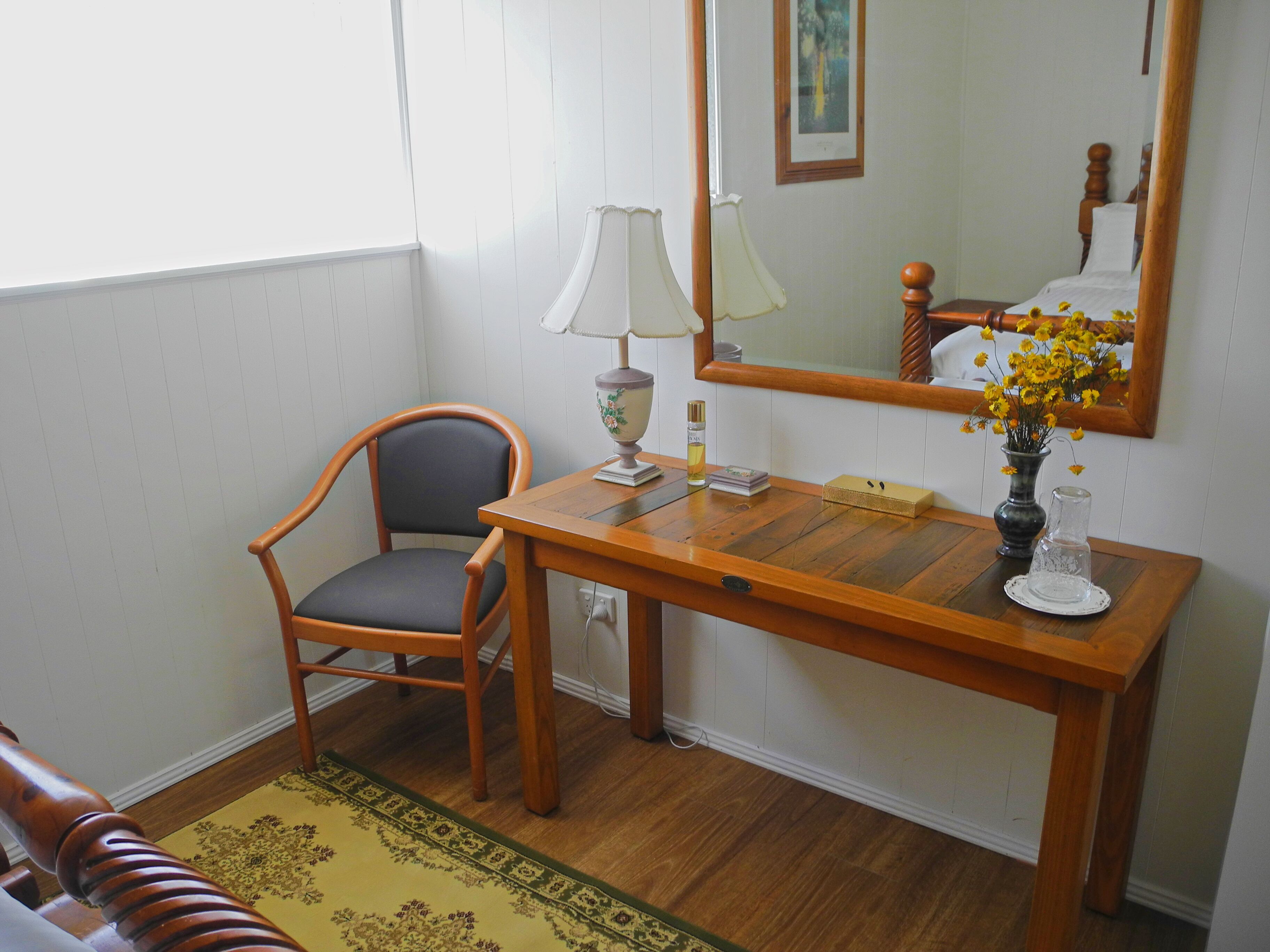 “Six Oaks” Wilderness Retreat — image 7