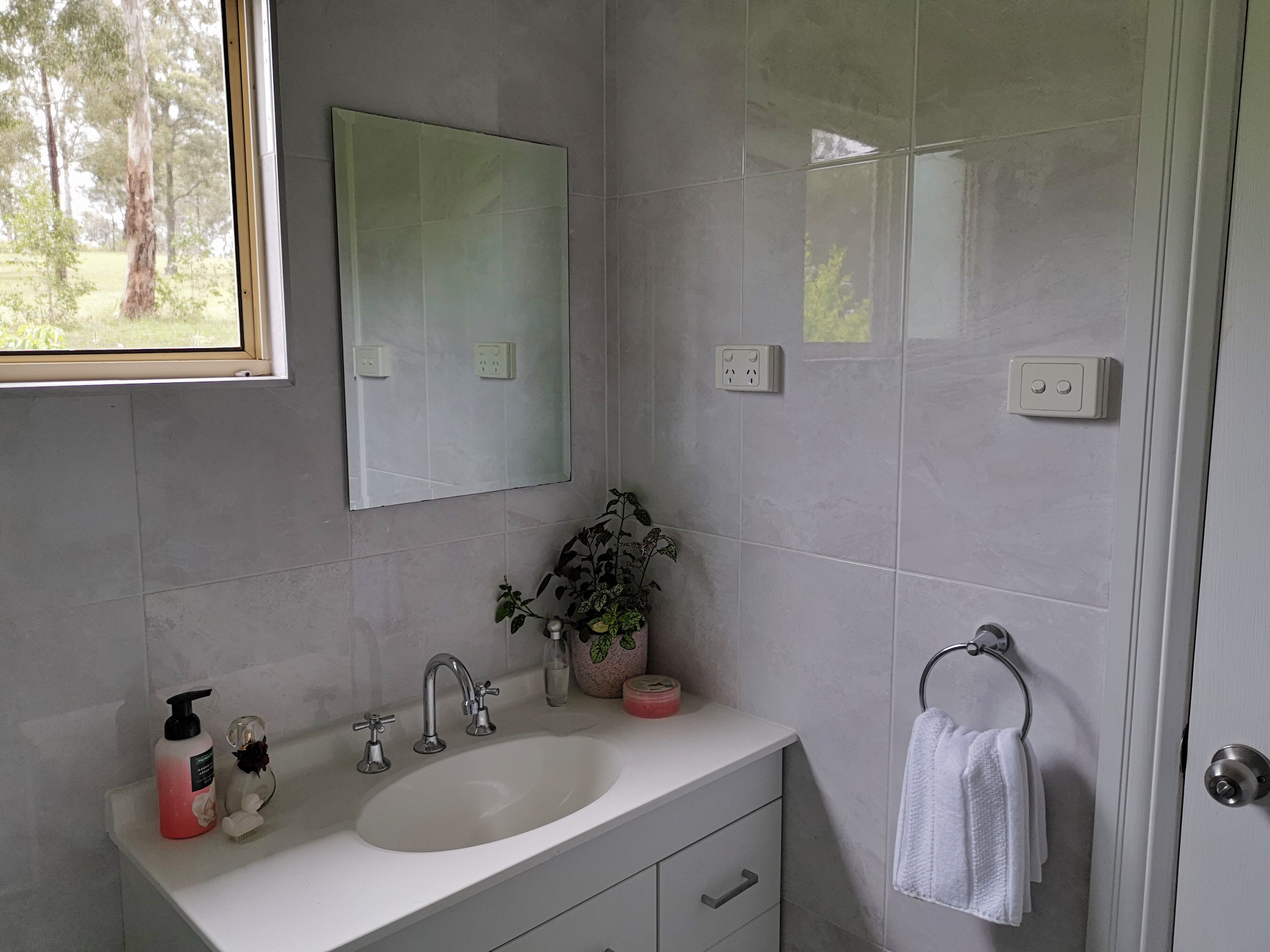 “Six Oaks” Wilderness Retreat — image 13