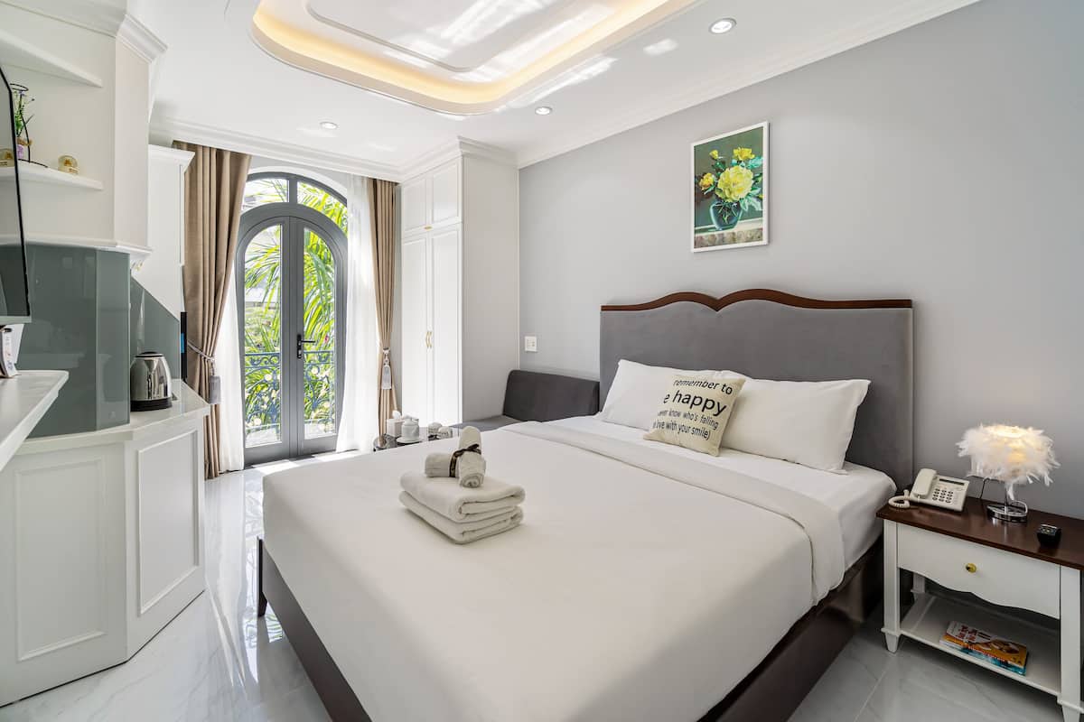 1 habitación, ropa de cama de alta calidad y escritorio