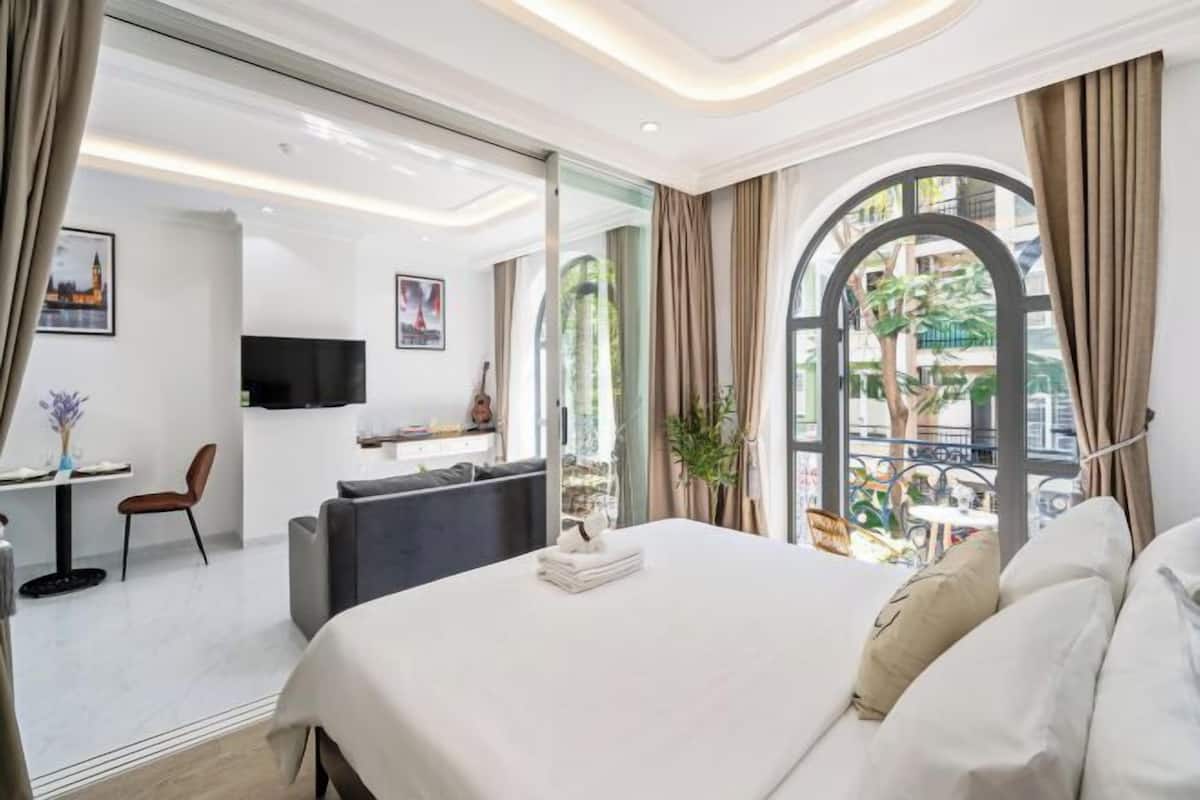1 habitación, ropa de cama de alta calidad y escritorio