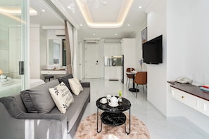 Suite, Balkon | Hochwertige Bettwaren, Schreibtisch, Verdunkelungsvorhänge