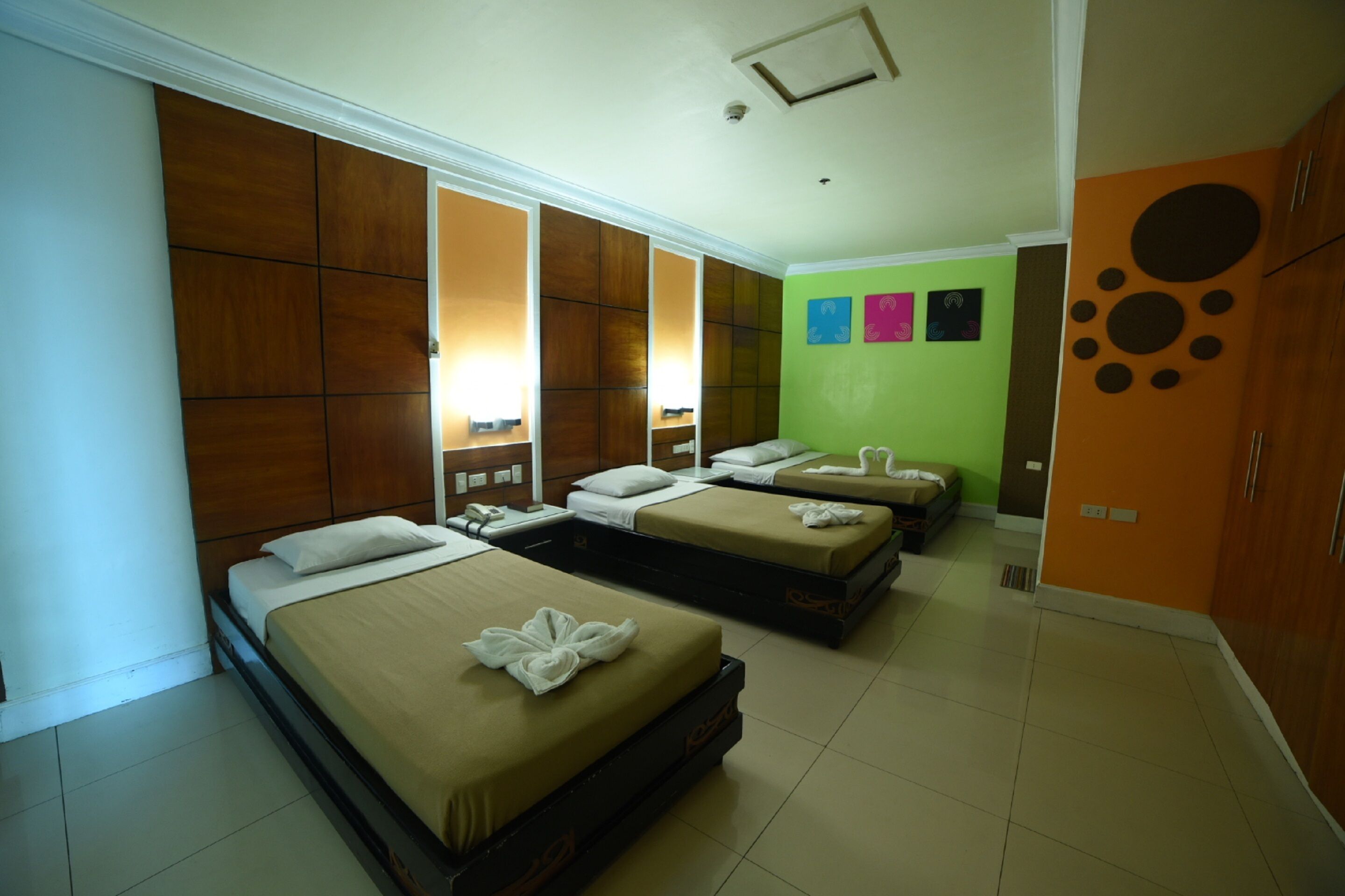 family room | 1 bedroom, free wifi