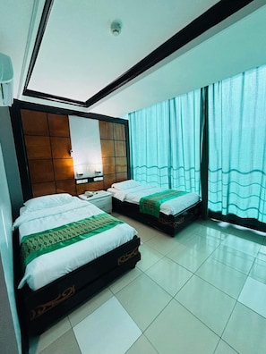 Deluxe Twin Room | Free WiFi - Marcian Business Hotel (Zamboanga)