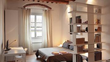 2 Schlafzimmer, Schreibtisch, Bügeleisen/Bügelbrett, kostenloses WLAN