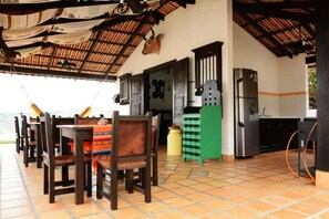 Outdoor dining - Finca Lago Calima with Excellent view (Valle del Cauca)