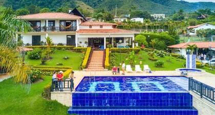 Finca Lago Calima with Excellent view