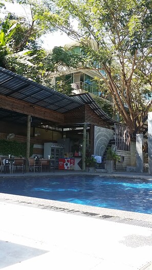 Outdoor pool, a heated pool