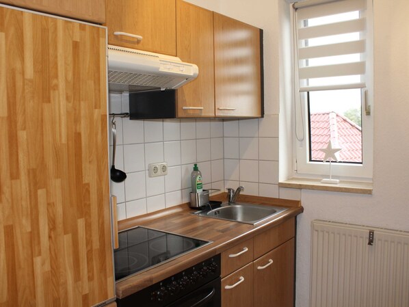 Kühlschrank, Mikrowelle, Ofen