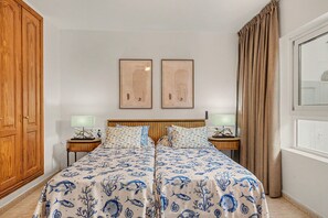 1 bedroom, WiFi (free), bed sheets