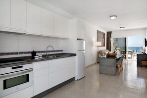 Fridge, microwave, oven, stovetop - Holiday Apartment “Callao Beach 6” with Sea View, Terrace & Wi-Fi (Arrieta)