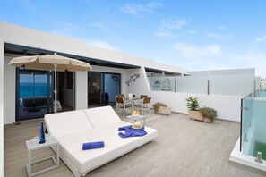 Outdoor dining - Holiday Apartment “Callao Beach 8” with Sea View, Terrace & Wi-Fi (Arrieta)