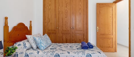 1 bedroom, free WiFi, bed sheets