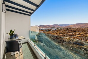 Property grounds - Holiday Apartment “Callao Beach 9” with Mountain View, Terrace & Wi-Fi (Arrieta)