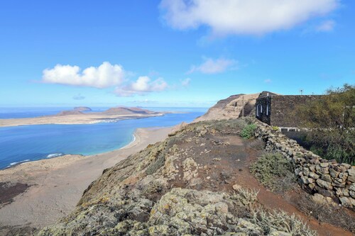 Vacation Home “Casa Vereda del Risco” with Sea View, Mountain View & Garden