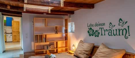 Hochwertige Bettwaren, individuell dekoriert, kostenloses WLAN