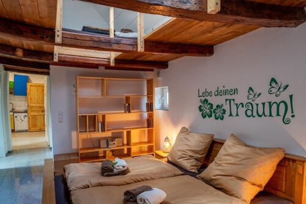 Ropa de cama de alta calidad, decoración personalizada y wifi gratis