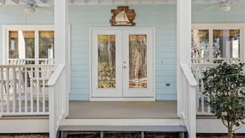 House, 4 Bedrooms | Exterior