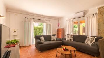 Televisie en een open haard