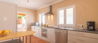 Holiday house with private pool only 200m to the beach, Cala Ratjada, Mallorca