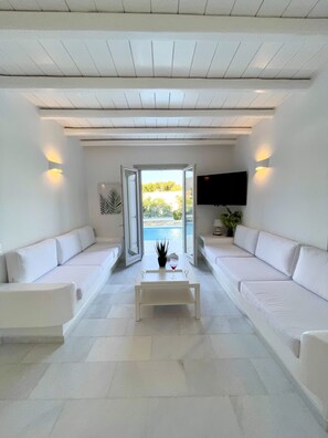 Smart TV - SUNSENSES VILLA DIONE PRIVATE POOL (Piso Livadi)