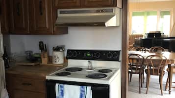 Frigorífic, microones, forn i placa de cuina