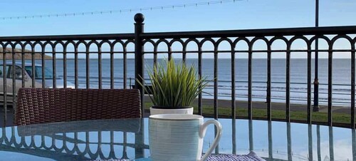 Apartment 12, The Moorings - Ground floor, accessible shower, 1 minute to beach