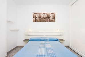 2 habitaciones, tabla de planchar con plancha, wifi y ropa de cama 