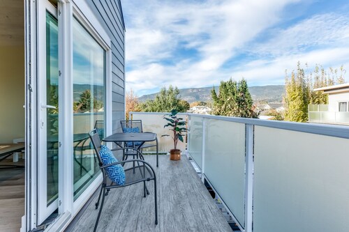 Downtown Suite close to the Beach (pet-friendly)