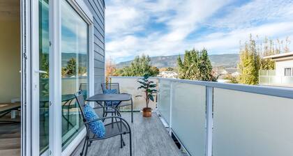 Downtown Suite close to the Beach (pet-friendly)