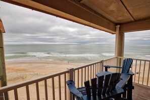 Property grounds - SEASIDE SERENITY! Oceanfront at Topsail Dunes. (North Topsail Beach)