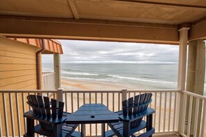 Property grounds - SEASIDE SERENITY! Oceanfront at Topsail Dunes. (North Topsail Beach)