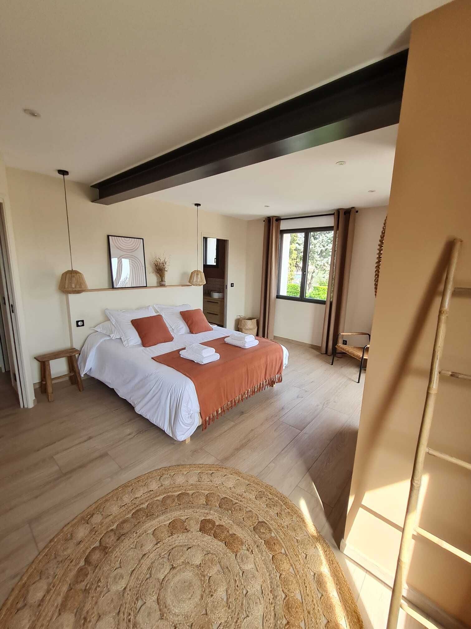 4 chambres, fer et planche à repasser, lit parapluie, Wi-Fi gratuit