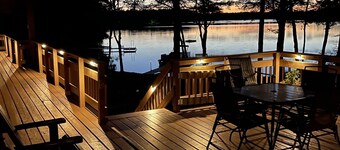 Stunning, Cozy Lake House with 680 feet of shoreline