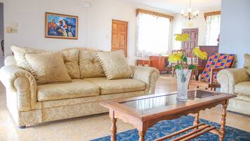 Family Cottage | Living room