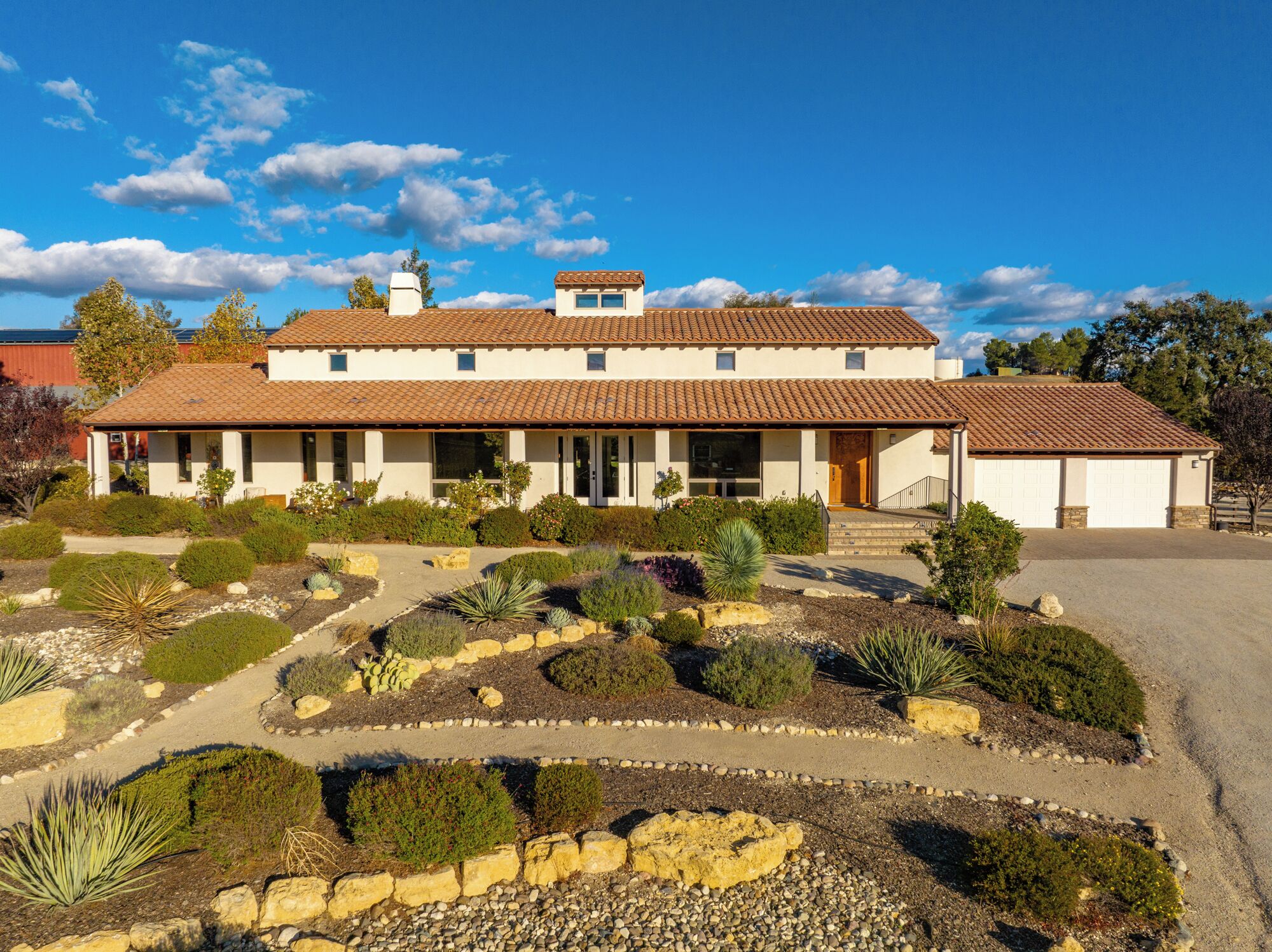 Luxe Private Vineyard Estate on 10 acres of Vineyards w/Amazing Views, off 46W!
