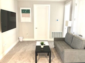 TV, fireplace, ping pong, music library