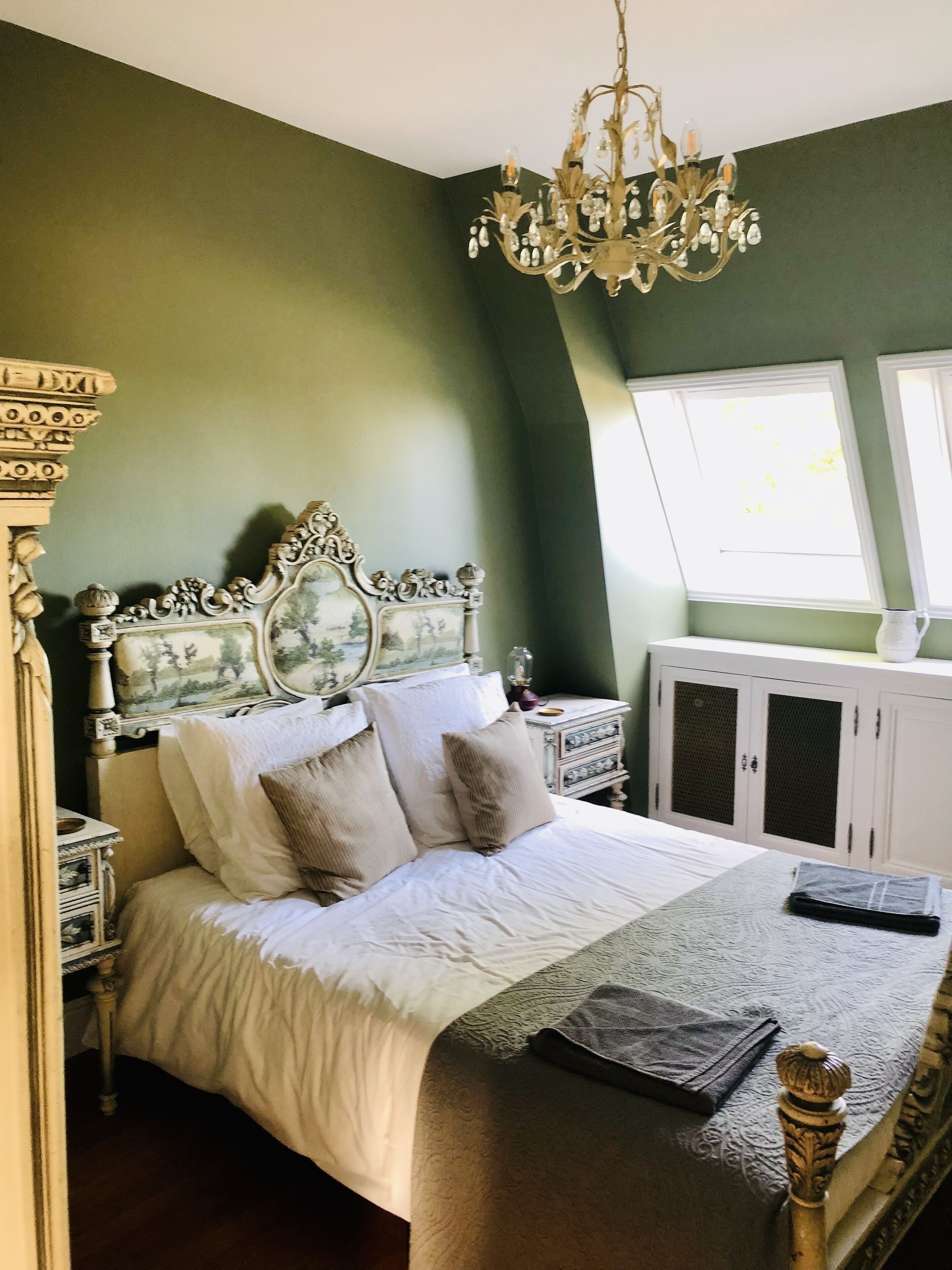 7 bedrooms, iron/ironing board, travel cot, WiFi