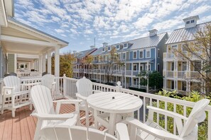 Outdoor dining - Sunset Island 18 Beach Walk Lane (Ocean City)